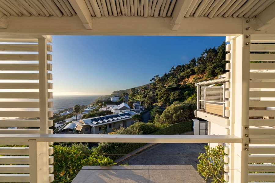 6 Bedroom Property for Sale in Llandudno Western Cape